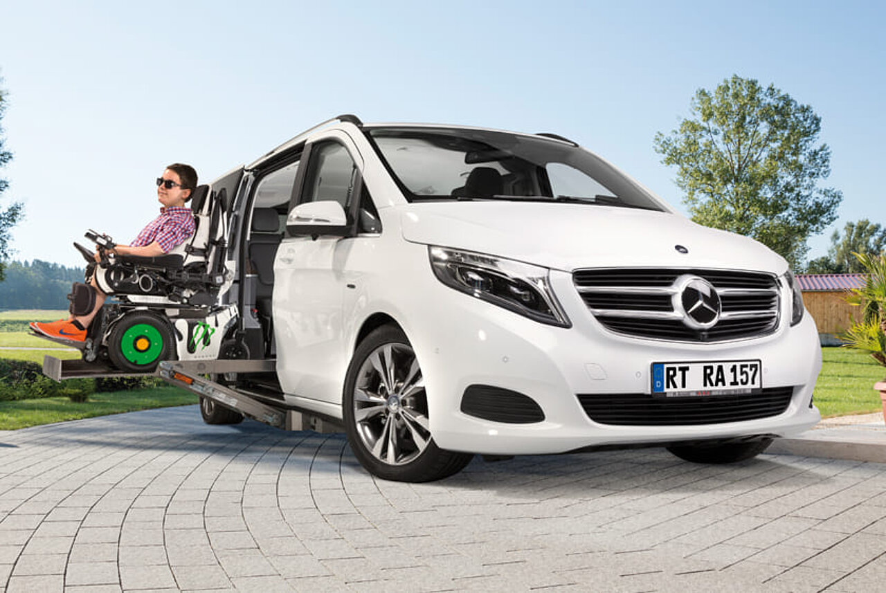 Behindertengerechter Fahrzeugumbau Mercedes V-Klasse mit Kassettenlift