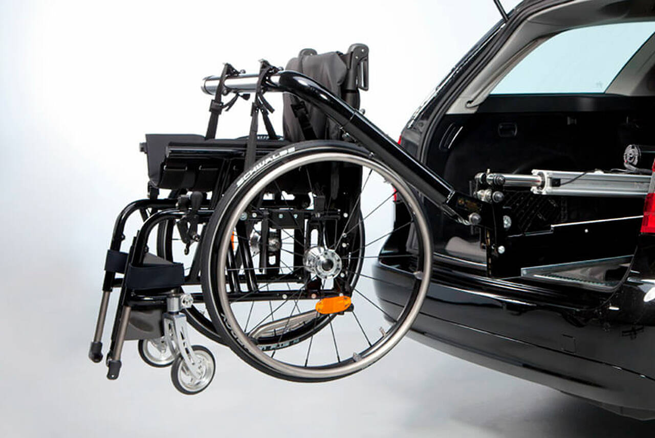 Rollstuhlverladesystem im Fahrzeugheck