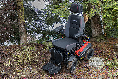 Der PR 4X auf einem Schotterpfad in den Alpen 