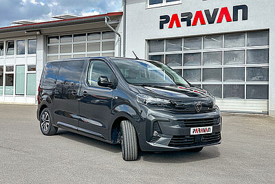 PARAVAN umgebauter Van vor dem Mobilitätspark in Aichelau.